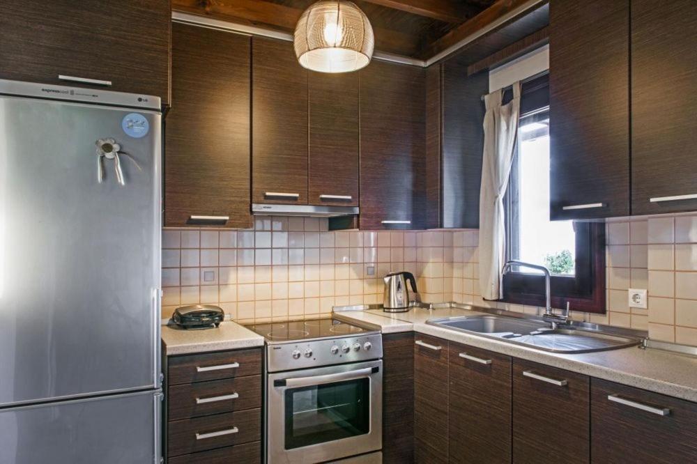 Katevi Luxury Seafront Villa Ierissos Eksteriør billede