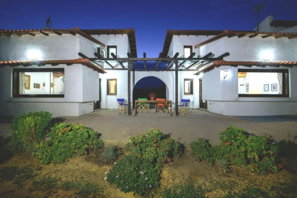 Katevi Luxury Seafront Villa Ierissos Eksteriør billede