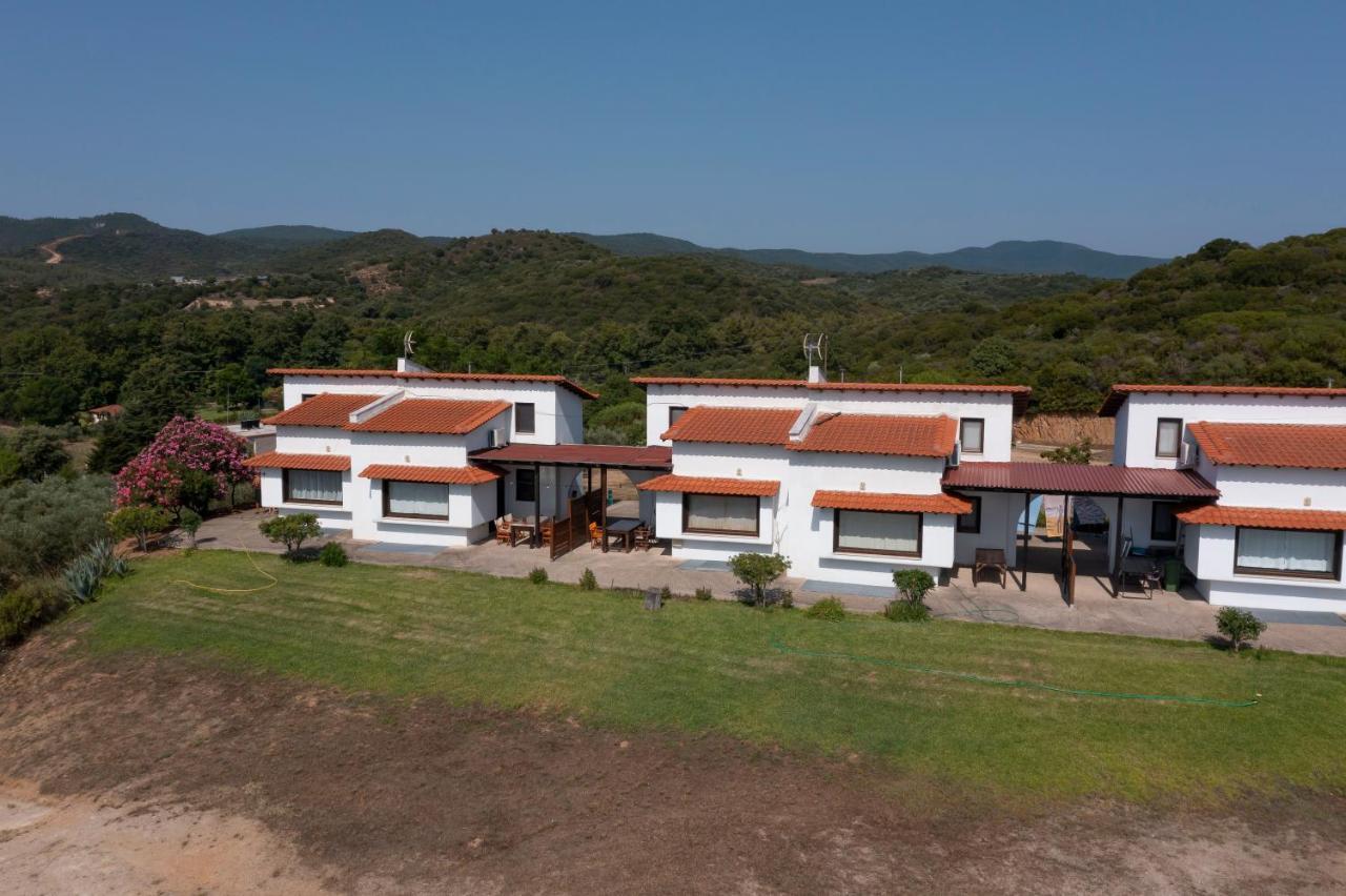 Katevi Luxury Seafront Villa Ierissos Eksteriør billede